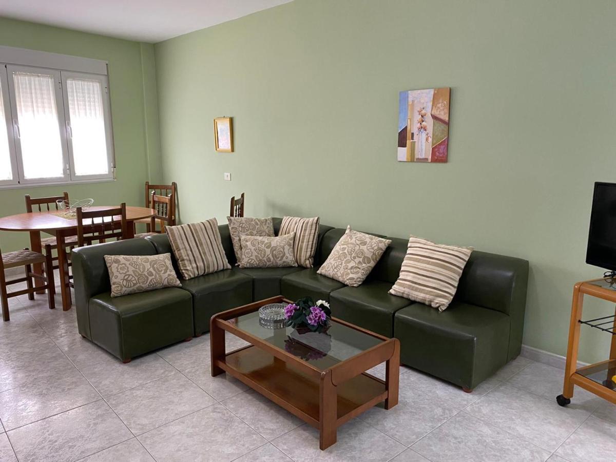 Apartamentos Camino Do Rio Эль-Грове Экстерьер фото